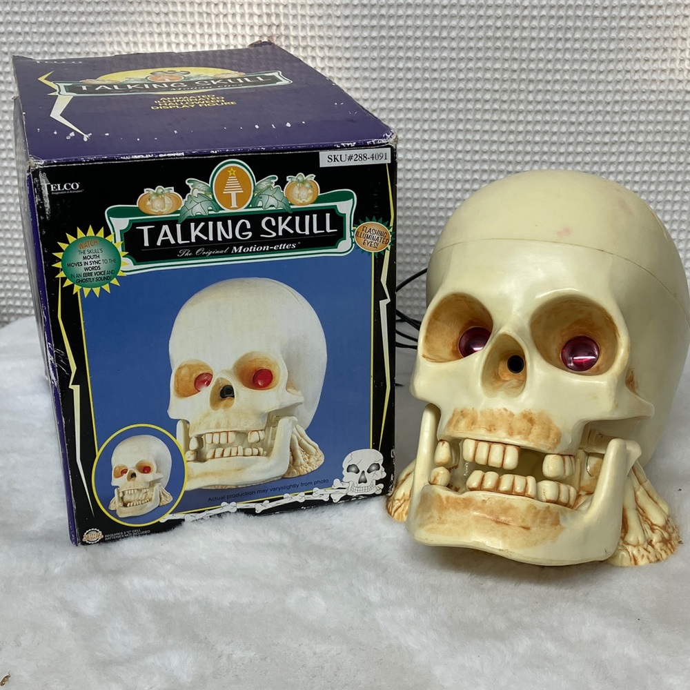 Talking Skull with Red Eyes